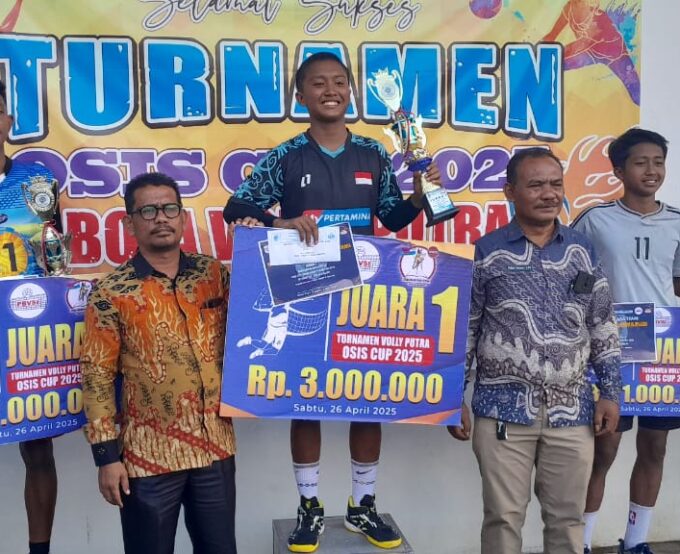 Pertandingan Final dan Penutupan Turnamen Bola Voli OSIS Cup SMKs HKBP berlangsung  Meriah